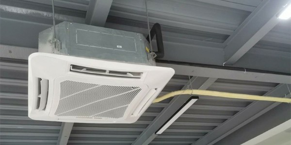 中央空調(diào)側(cè)出側(cè)回怎樣做才大氣？