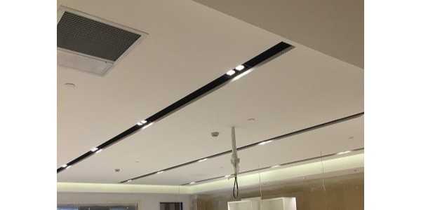 中央空調擋風板怎么安裝？